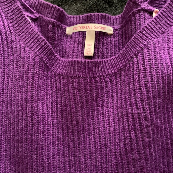 Sweater - Picture 2 of 2